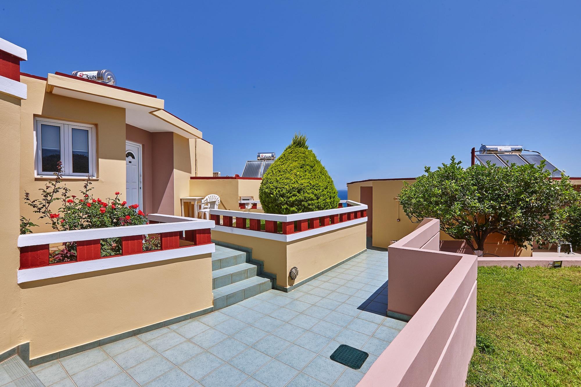 Everest Apartments And Suites Stalida Exterior photo